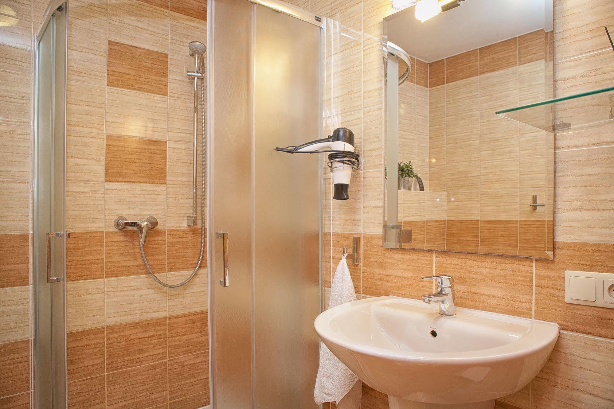 H31 Aparthotel Poznań Kültér fotó